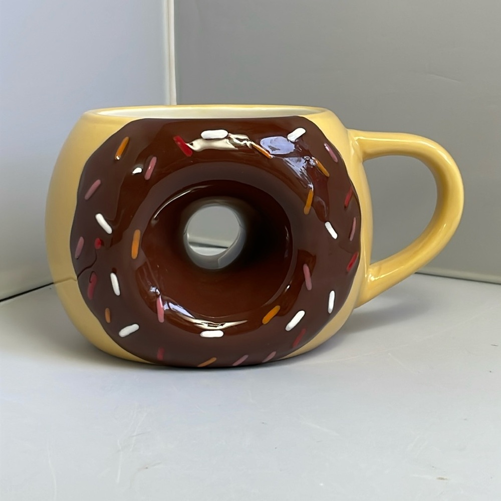 Tag Chocolate‎ Sprinkle Donut Coffee Mug EUC